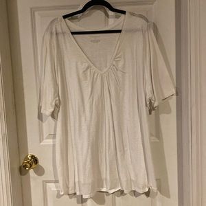 Short-sleeve white v-neck tee shirt by Lane Bryant in size 26/28